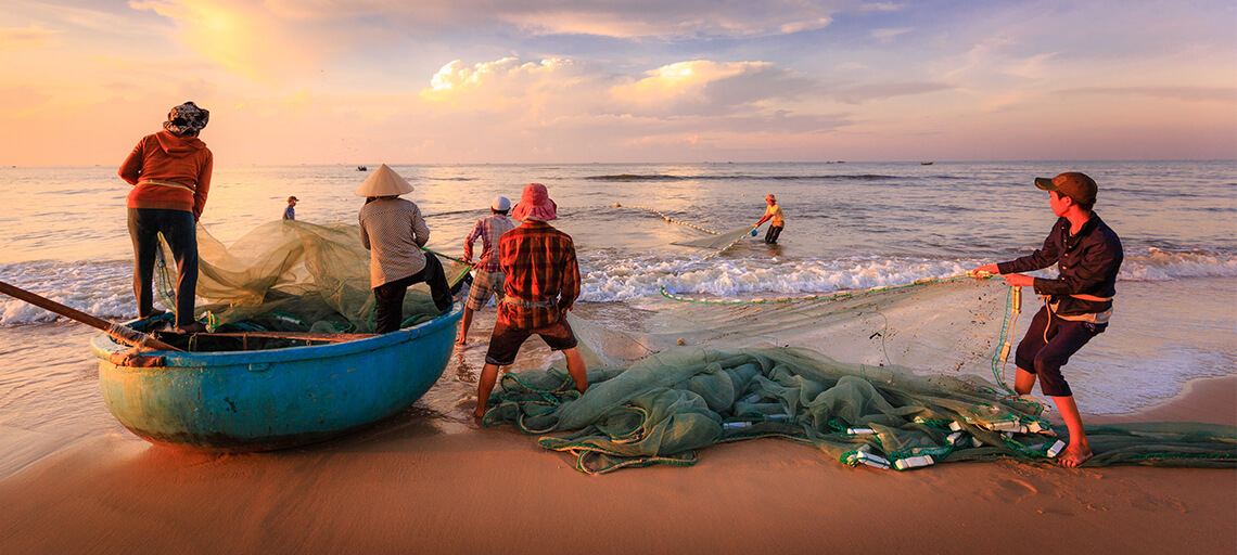 Pescatori con rezzaglio: rete da pesca da lancio